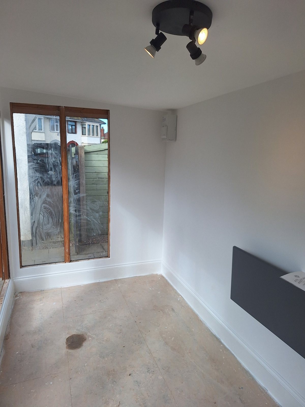 Summerhouse assembly and fit-out — Painted interior